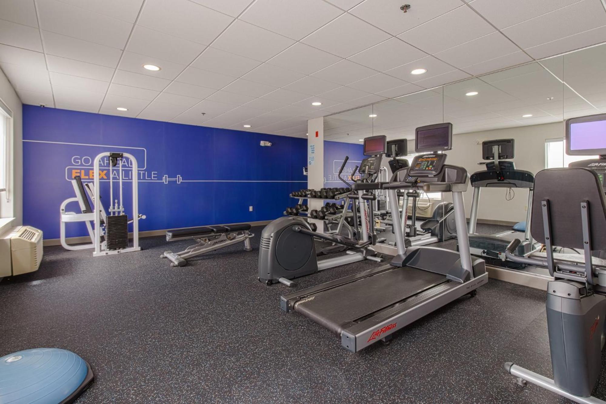 Holiday Inn Express Hartford-Newington By Ihg Экстерьер фото