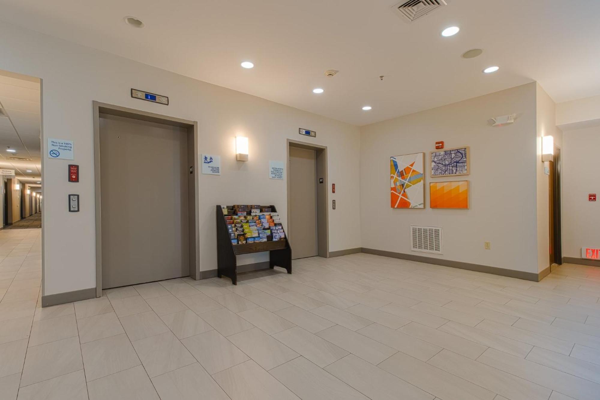 Holiday Inn Express Hartford-Newington By Ihg Экстерьер фото