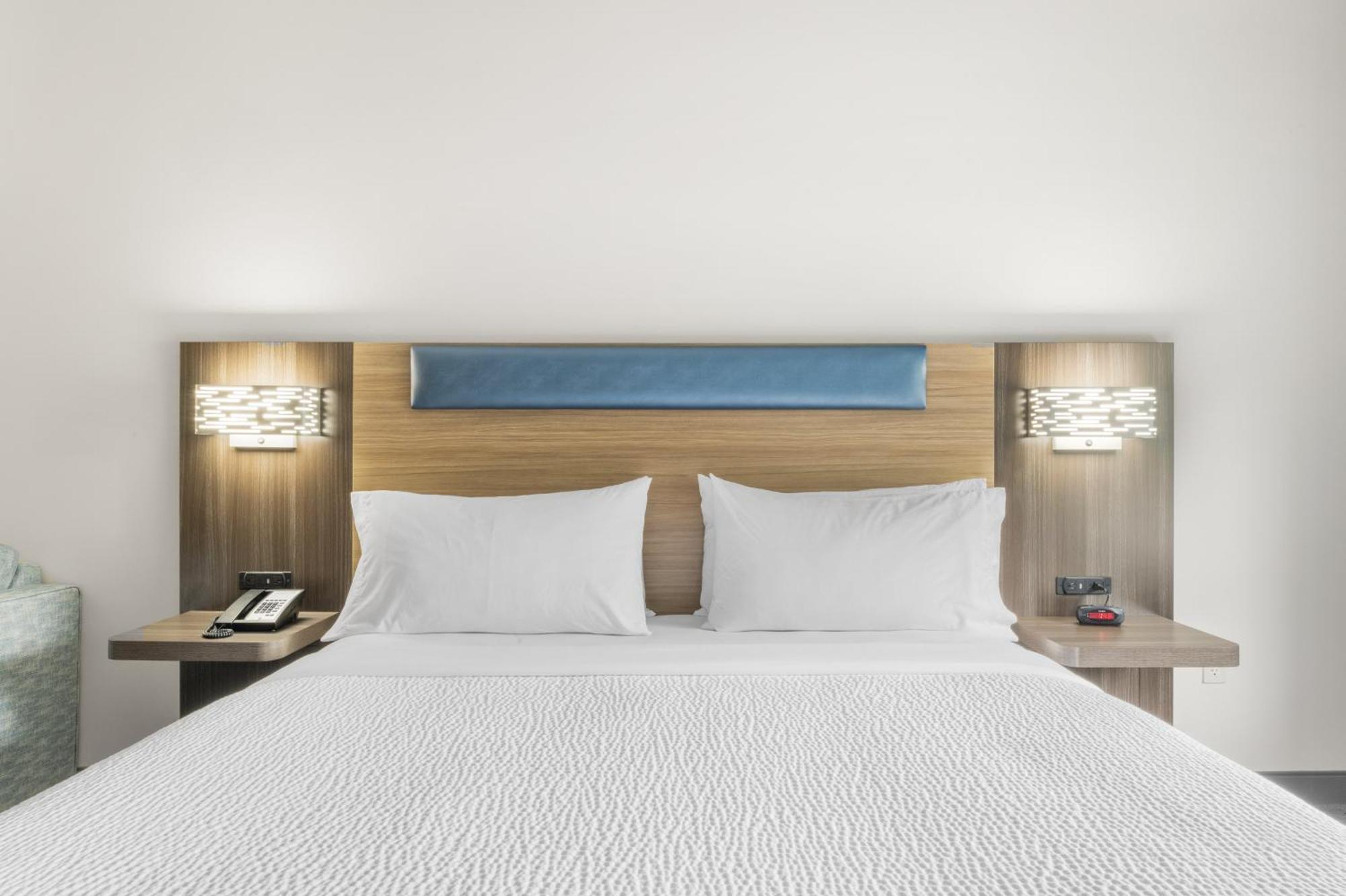 Holiday Inn Express Hartford-Newington By Ihg Экстерьер фото