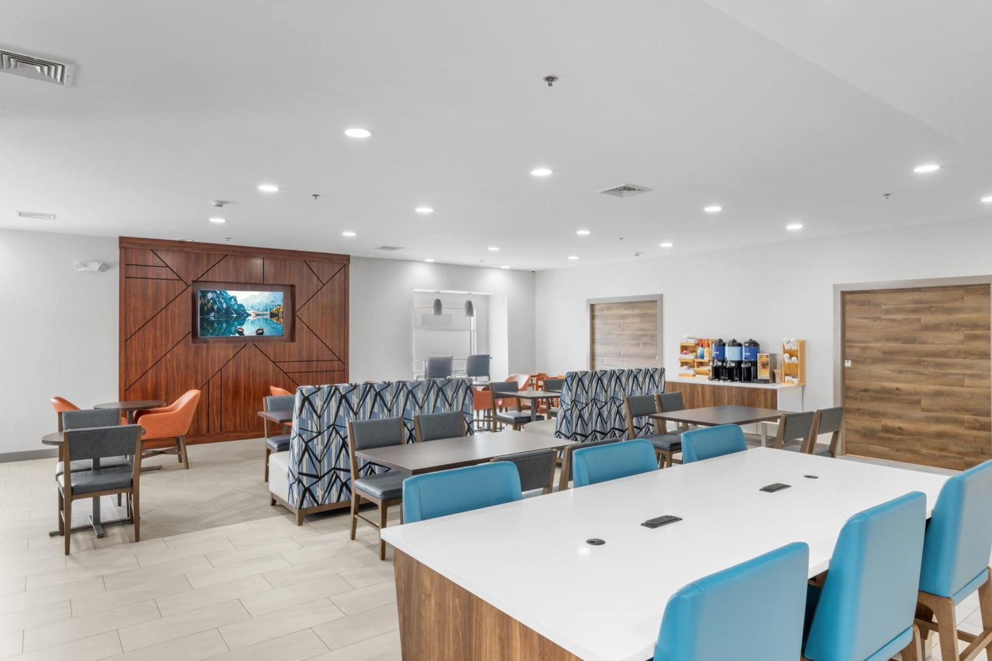 Holiday Inn Express Hartford-Newington By Ihg Экстерьер фото